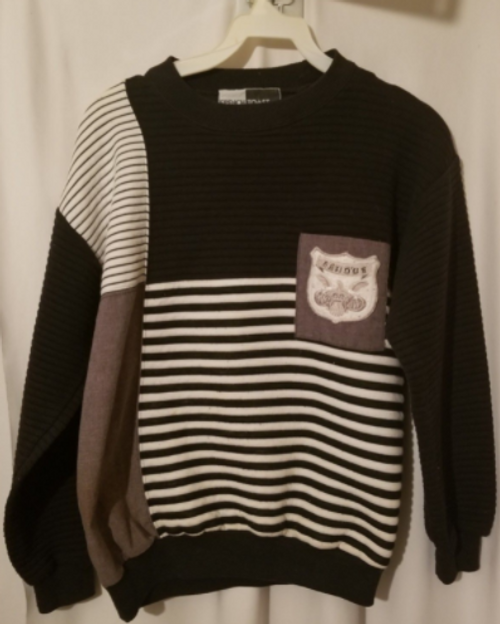 main picture of the sweater main picture of the sweater