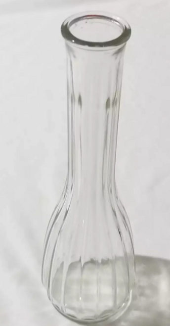 main picture of the vase main picture of the vase