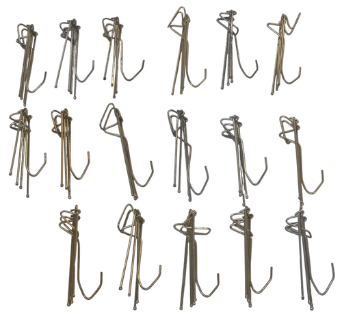 Main photo showing lot of 17