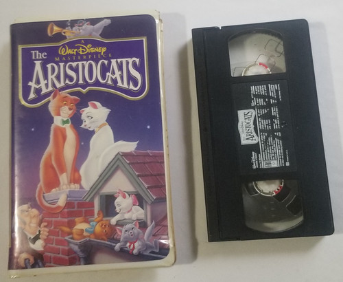 The Aristocats Walt Disney Masterpiece VHS movie front of clamshell case and video