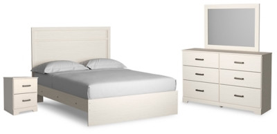 Stelsie White Queen Panel Bed with Mirrored Dresser and Nightstand