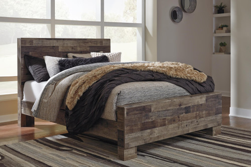 Benchcraft Derekson Multi Gray Queen Panel Bed