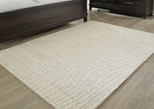 Ashley Varahill Gray Ivory 5' x 7' Rug