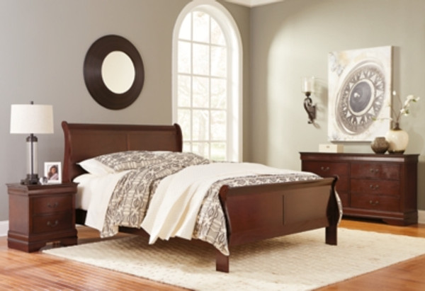 Ashley Alisdair Reddish Brown Queen Sleigh Bed with Mirrored Dresser