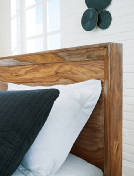 Ashley Dressonni Brown Queen Panel Bed