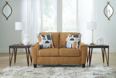 Benchcraft Erinslane Honey Loveseat