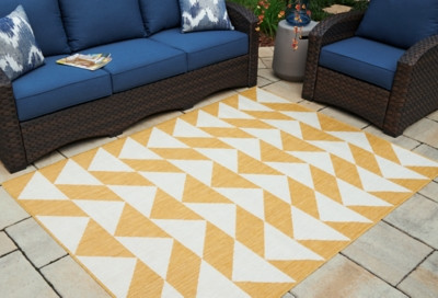 Ashley Thomley Ivory Yellow 8' x 10' Rug