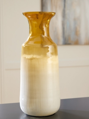 Ashley Wynburg White Amber Vase A2000724
