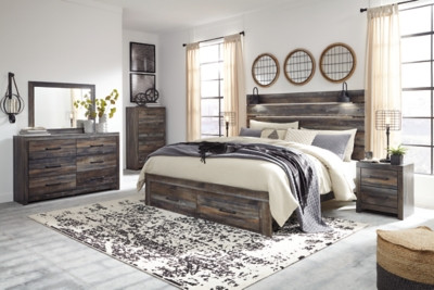 Drystan Multi King Panel Bed with Storage with Mirrored Dresser and Chest