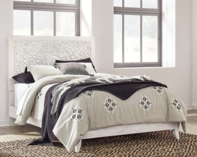 Ashley Paxberry Whitewash Queen Panel Bed