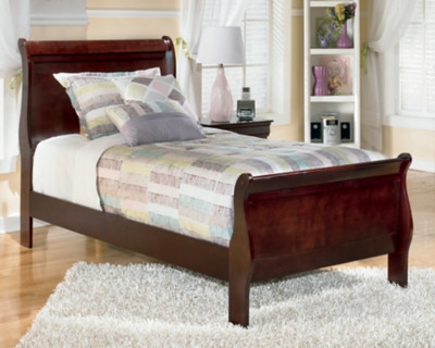 Alisdair Reddish Brown Twin Sleigh Bed with Mattress