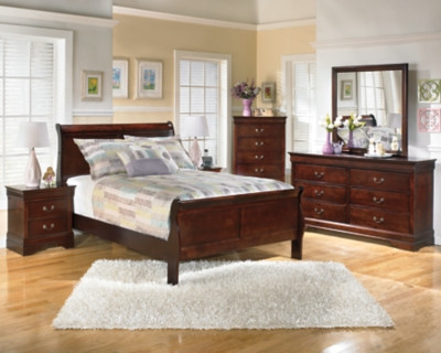 Alisdair Reddish Brown Full Sleigh Bed with Mirrored Dresser
