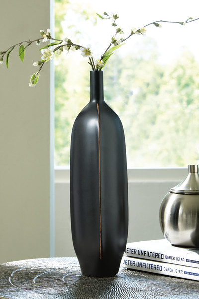 Ashley Rhaveney Black Vase (Set of 3) A2000552