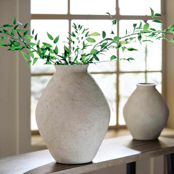 Ashley Hannela Antique Tan Vase A2000514