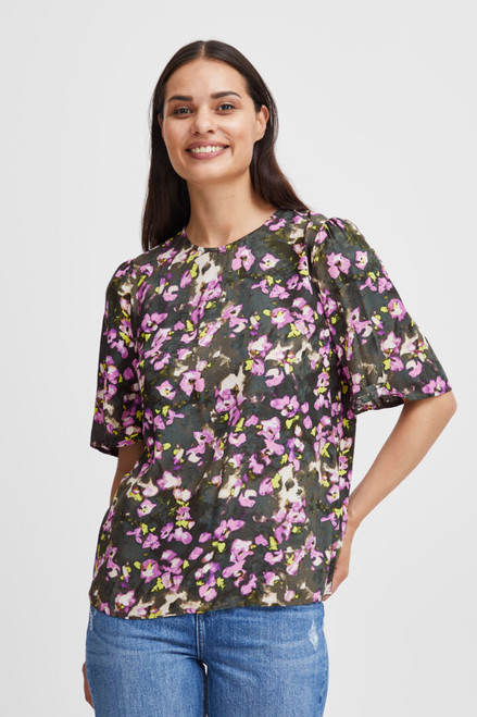 Blouse with short sleeve