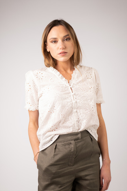Emy short sleeved embroidered shirt (white)