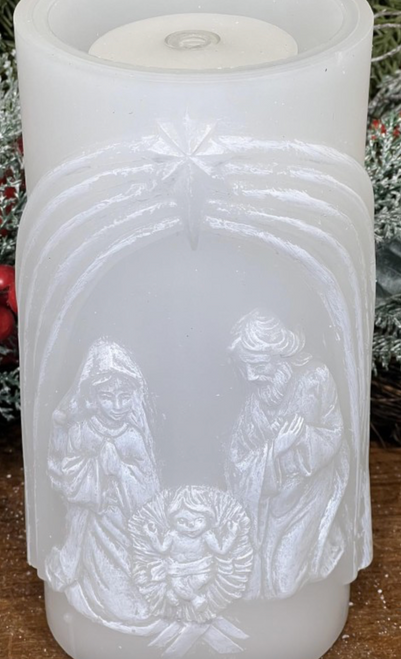 Fountain Candle, White Nativity 4x8