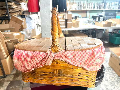 Vintage Picnic Basket, Gingham Liner
