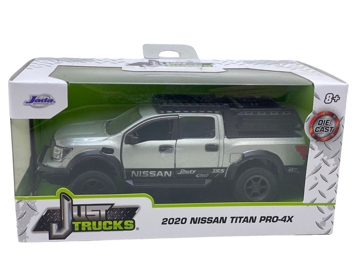 Macheta metal 2020 Nissan Titan Pro-4x, silver pick-up 1/32