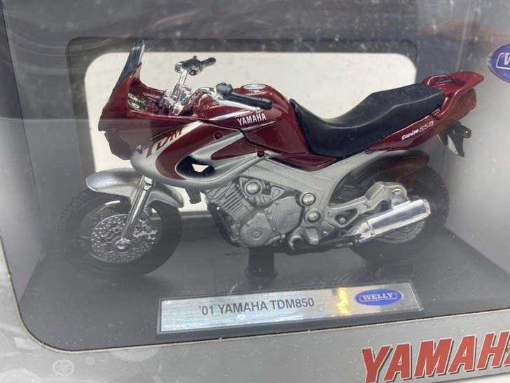 Macheta motocicleta 2001 Yamaha TDM850, red/silver - Imagine 1