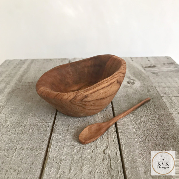 Olive Wood Salt Pot - Small Salt Bowl - Kitchen Pinch Pot