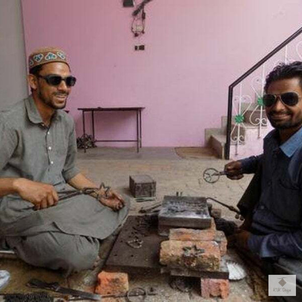 Unique Bike Chain Desk Art - INSPIRE Unique Bike Chain Desk Art - INSPIRE