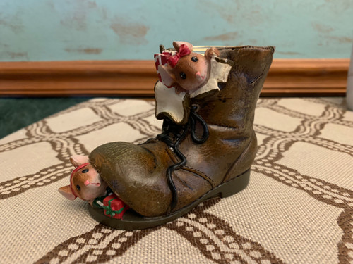 Vintage Yankee Candle Christmas Holiday Resin Brown Boot with Holiday Mice Tea Light Candle Holder