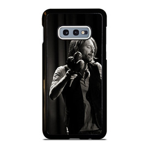 TOM YORKE RADIOHEAD SINGER Samsung Galaxy S10e Case Cover TOM YORKE RADIOHEAD SINGER Samsung Galaxy S10e Case Cover