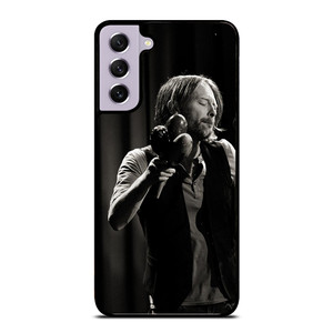 TOM YORKE RADIOHEAD SINGER Samsung Galaxy S21 FE Case Cover TOM YORKE RADIOHEAD SINGER Samsung Galaxy S21 FE Case Cover