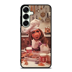 MUPPETS MISS PIGGY KITCHEN Samsung Galaxy S25 Plus Case Cover