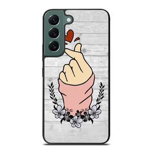 WOODEN CUTE HEART FINGER Samsung Galaxy S22 Case Cover