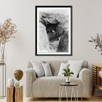 Stahlhelm und Gewehr Griffbereit, Antique Wall Art