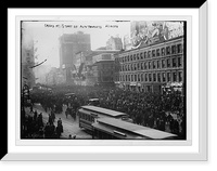 New York - Paris race: crowd at beginning, New York, Historic Reproduction
