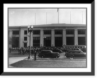 Historic Framed Print, War Department employees leaving the Munitions Building on Constitution Ave., Washington, D.C..photo by Zerwick.,  17-7/8" x 21-7/8"