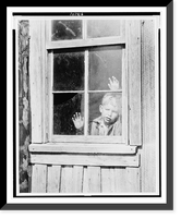 Waiting for pappy to come home with something to eat. Another of the children of the war veterans, living in the foot-hills of the Ozarks, in Arkansas, who lost all of his foodstuffs in the drought
