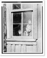 Waiting for pappy to come home with something to eat. Another of the children of the war veterans, living in the foot-hills of the Ozarks, in Arkansas, who lost all of his foodstuffs in the drought