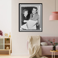 Nixon and wife see returns Classic, Antique Print
