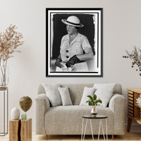 Historic Framed Print, [Mary Agnes Shanley, New York City detective, half-length portrait, facing left, pulling a pistol out of her handbag],  17-7/8" x 21-7/8"