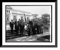 Historic Architecture - Spanish Way Veterans' group at Pub, 1913