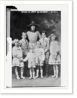 Queen of Sp. & children Classic, Historic Reproduction