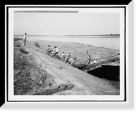 Revetment work on the Missouri River, tightening the cable, Cambridge, Mo, Antique Poster