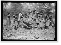 NATIONAL EMERGENCY WAR GARDENS COM. GIRL SCOUTS GARDENING AT D.A.R. - 6, Antique Poster
