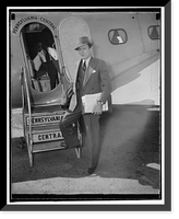 To see CIO head. Washington, D.C., Oct. 1. Arriving in Washington by plane this morning, Fred Pieper, member of the United Automobile Workers Executive Board, was expected to give a report CIO John