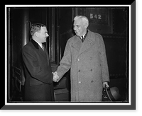 Two presidential possibilities arrive at Capital on same train. Washington, D.C., Dec. 8. Thomas E. Dewey, who recently announced his candidacy for the Republican nomination, and Paul V. Heritage W
