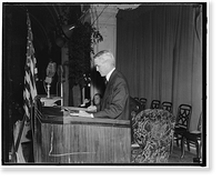 Senator addresses Jewish Congress. Washington, D.C., Nov. 29. Senator Capper, Republican of Kansas, speaking before the American Jewish Congress during its two-day meeting here at the Willard Hotel