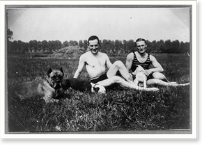 Black & White Photo - Nach dem Bade in der Maas - Antique Wall Decor Print