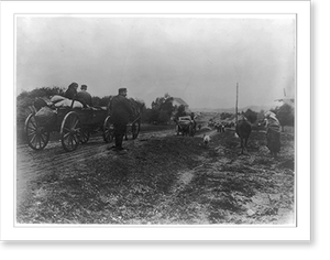 Black & White Photo - Stream of Polish refugees, 1914
