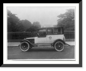 Vintage Building Photo - Washington DC - Taxicabs in Washington