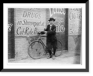 Howard Williams, thirteen year old delivery boy for Shreveport, La. Drug Company. He works from 9:30 A.M. to 10:30 P.M.; has been here three months. Goes to the Red Light every day and night. Herit