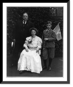 Historic Framed Print, William Howard Taft and family,  17-7/8" x 21-7/8"